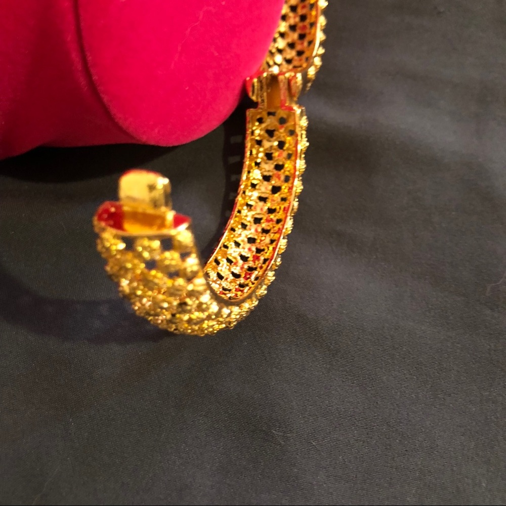 ❌SOLD❌14k Gold Plated Barrel Design Bangle - Picture 7 of 8